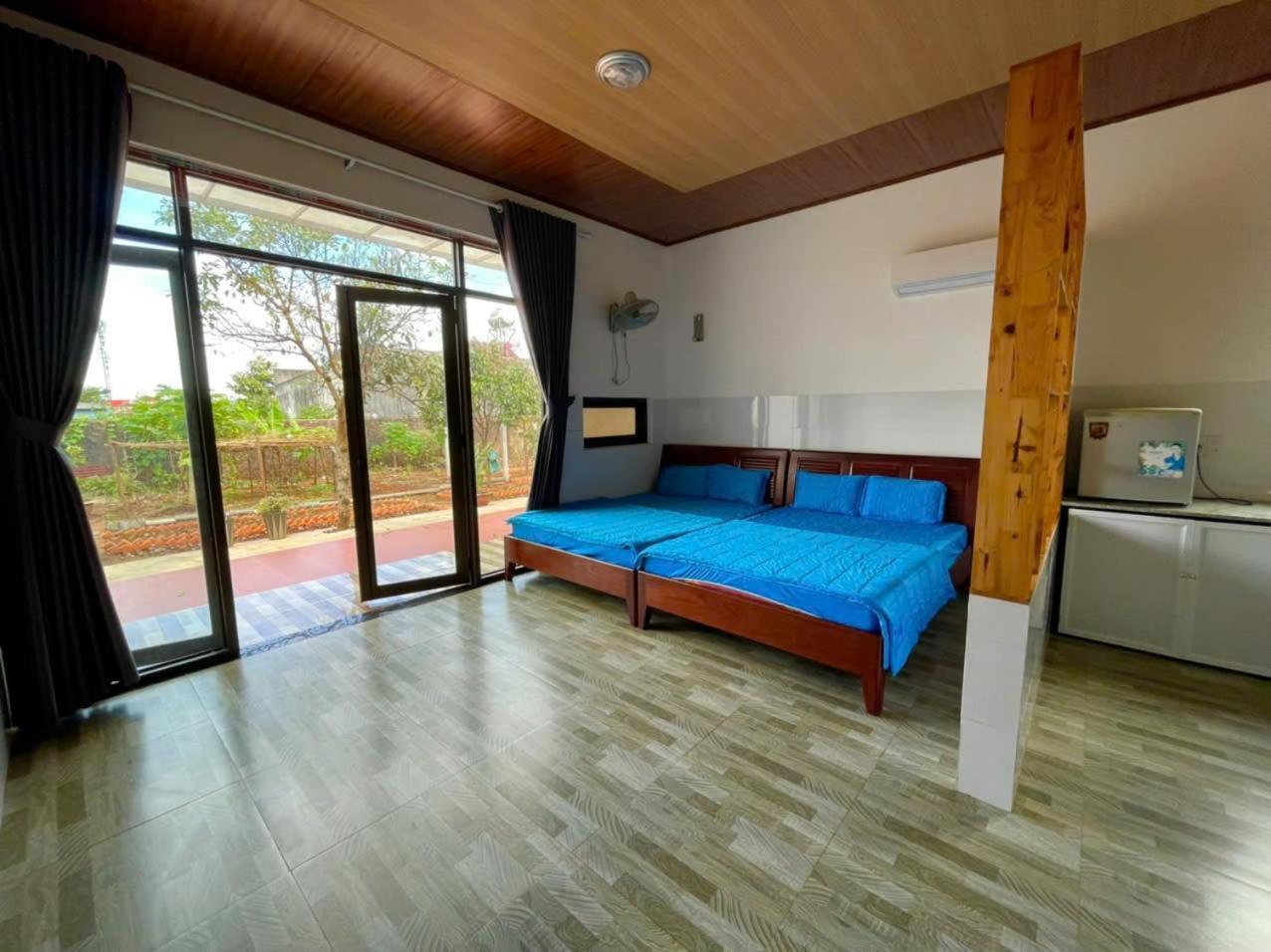 Plei Holang Thu Hien Hotel Pleiku - By Bay Luxury מראה חיצוני תמונה
