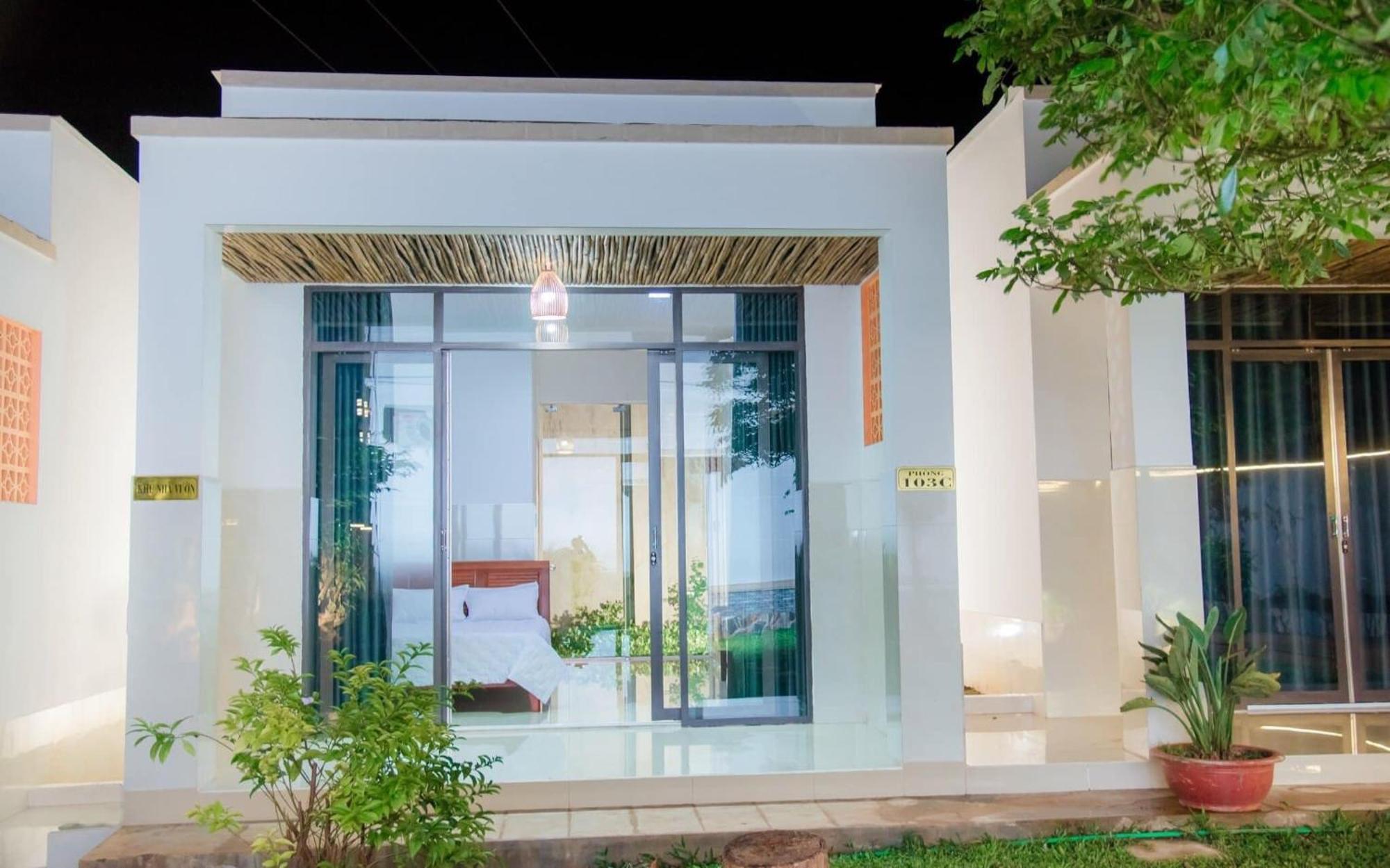 Plei Holang Thu Hien Hotel Pleiku - By Bay Luxury מראה חיצוני תמונה