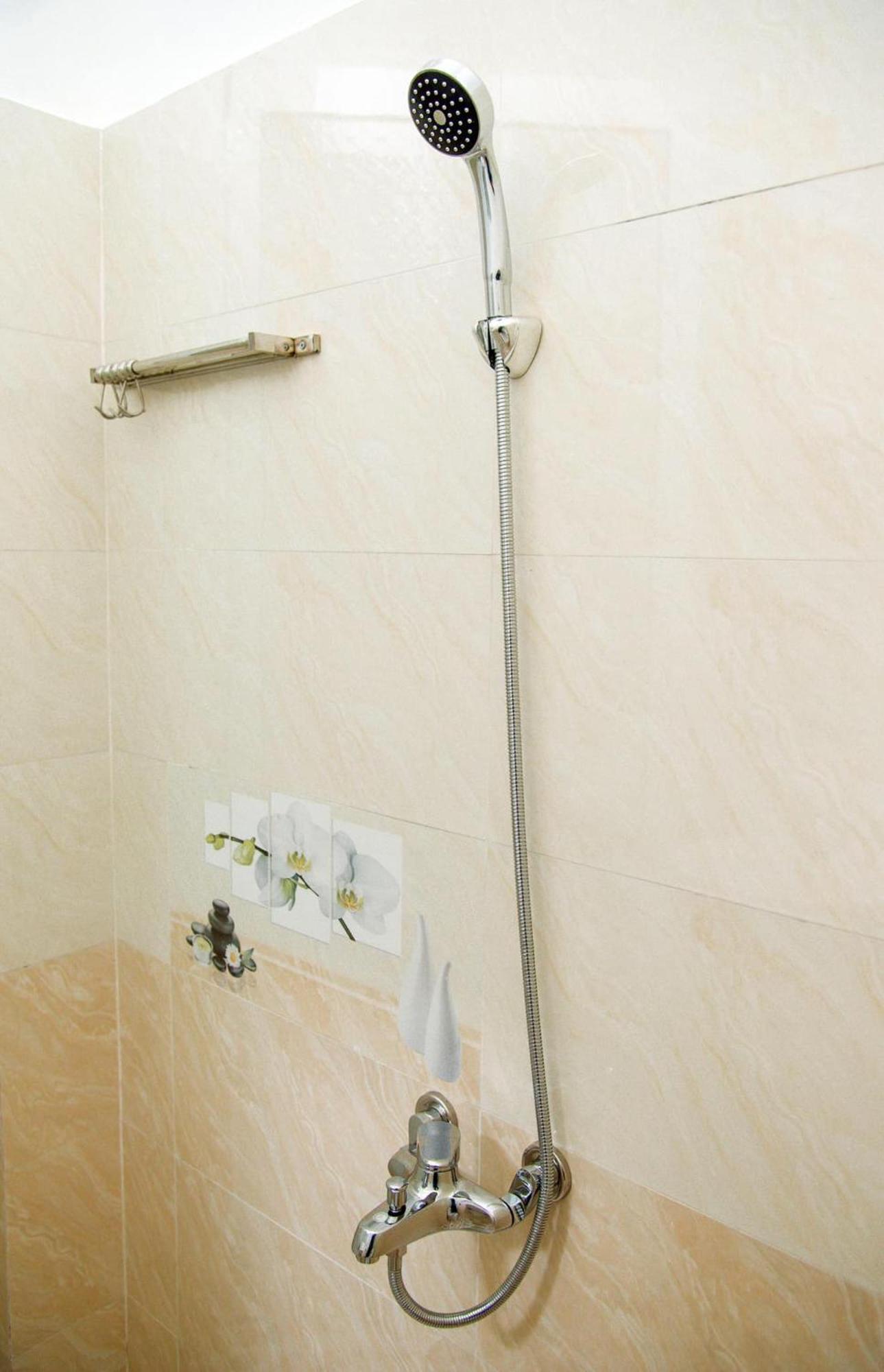 Plei Holang Thu Hien Hotel Pleiku - By Bay Luxury מראה חיצוני תמונה