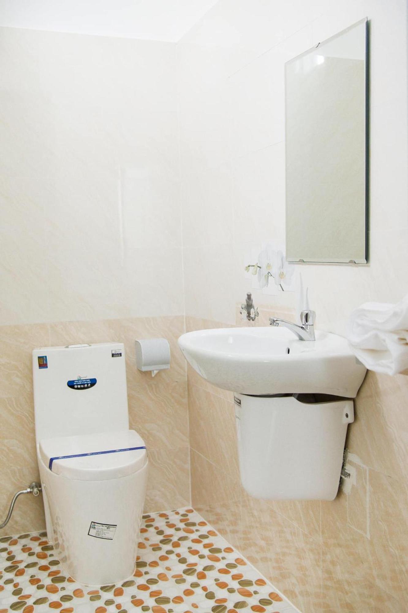 Plei Holang Thu Hien Hotel Pleiku - By Bay Luxury מראה חיצוני תמונה